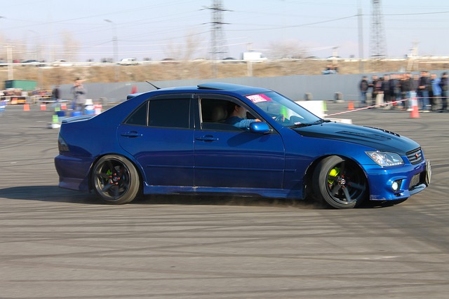 包括一次至 包括一次至